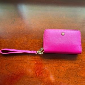 Tory burch wristlet wallet
